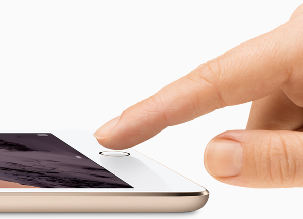 Der Fingerabdruck-Sensor Touch-ID ermöglicht in den USA am Montag die Nutzung der mobilen Bezahllösung Apple Pay. Für den Einsatz in Ladengeschäften sind derzeit nur iPhone 6 und iPhone 6 Plus geeignet, Online-Shopping in ausgewählten Apps ist über das ne