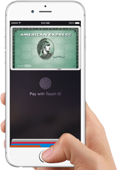 Apple Pay: Ab Montag können Besitzer eines iPhone 6 oder iPhone 6 Plus in Ladengeschäften mit Apple Pay und einem Druck auf den Fingerabdruck-Sensor mobil bezahlen.