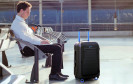 Das ist der richtige Koffer für Technik-Fans: Das Bluesmart Suitcase lässt sich mit der passenden App per Smartphone oder Tablet öffnen und abschließen, wiegen und orten.