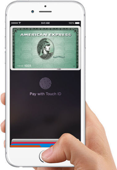 Bargeldlos bezahlen: Besitzer eines iPhone bezahlen in den USA mit Apple Pay via NFC. Ab sofort soll dies auch beim Discounter Netto in Deutschland möglich sein.