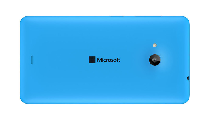 Microsoft Lumia 535: Das Windows Phone kommt als erstes Smartphone mit aufgedrucktem Microsoft-Schriftzug.
