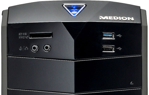Mit dem Medion Akoya E2050 D (MD 8334) gibt es ab dem 27. November einen flotter Desktop-PC bei Aldi Süd und Hofer. Für 399 Euro ist der E2050 D sehr gut ausgerüstet.