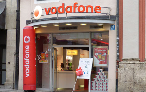 Wie bereits auf der IFA angekündigt, bietet Vodafone nun auch ein Bundle aus Mobilfunk, Festnetz und TV an. Der monatliche Rabatt liegt bei 10 Euro im Monat.