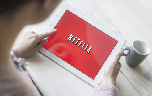 Mitte September ist Netflix in Deutschland gestartet. Doch wie kommt der Video-Streaming-Dienst in der Zielgruppe an? Und welchen Konkurrenten kann der Neuling Kunden abspenstig machen?