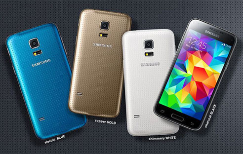 Low Energy im Einsatz: Moderne Smartphones wie das Samsung Galaxy S5 Mini setzen bereits auf den effizienten Variante Bluetooth Low Energy.