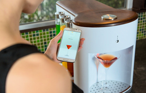 Einen Wodka-Martini, bitte. Geschüttelt, nicht gerührt! Derartige Bestellungen nimmt künftig der Somabar entgegen. Die Steuerung des Personal Bartenders erfolgt per App am Smartphone oder Tablet.