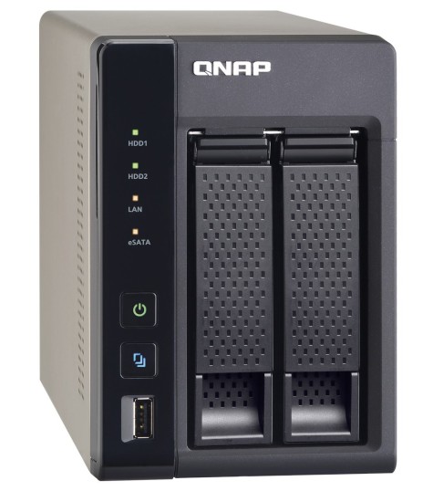 Drucker am NAS: Viele NAS-Server — hier das NAS Qnap TS-269 Pro — haben einen USB-Anschluss, über den sich ein Drucker ins Netz integrieren lässt.