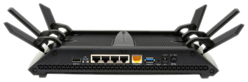 Netgear R8000 Nighthawk X6 AC3200: Der Tri-Band-Router mit sechs Antennen verfügt über fünf Gigabit-Netzwerkanschlüsse, einen USB-2.0- und einen USB-3.0-Port.