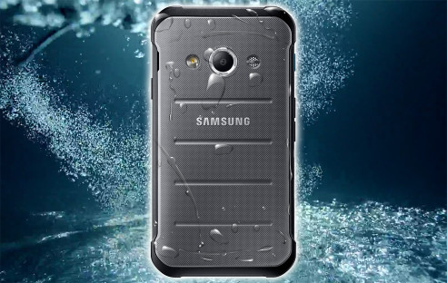 Samsung Galaxy Xcover 3 im Wasser