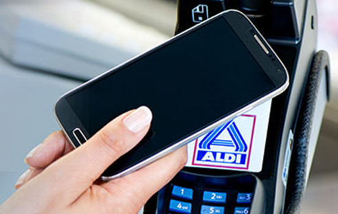Smartphone Mobile Payment bei Aldi