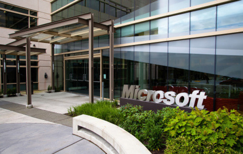 Microsoft-Gebäude mit Logo