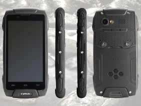 Cyrus CS25: Das nach IP68-Standard gestützte Outdoor-Smartphone mit Android 4.4.2 lässt sich auch mit Handschuh und feuchtem Display bedienen.