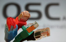 QSC-Logo und Netzwerkkabel
