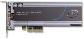 Intel P3700: Die SSD für Rechenzentren gibt es mit Kapazi­täten von bis zu 2 TByte. Laut Hersteller erreicht der Speicher bis zu 450.000 IOPS.