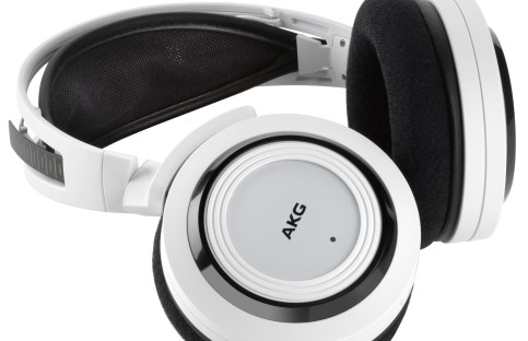 AKG K935: Kabelloser Kopfhörer ohne Bluetooth