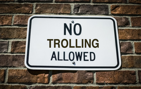 Anti-Troll-Schild